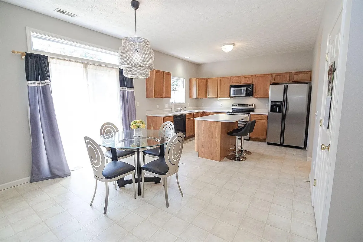 Building Photo - 3585 Goodall Ct