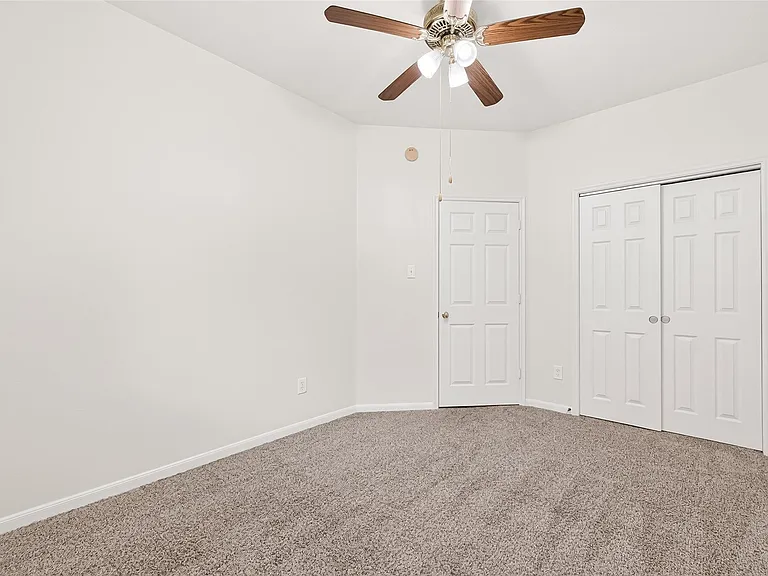 94 S Regan Mead Cir — Photo 39