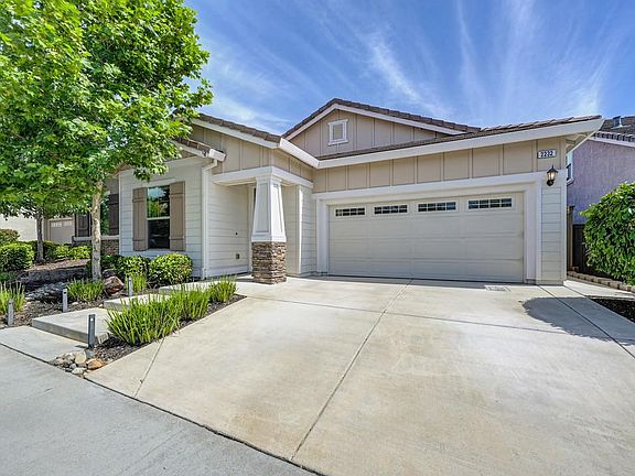 3rd image of 2232 Ranch View Dr