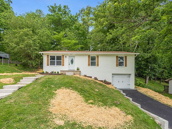 2nd image of 6417 Shaftsbury Dr