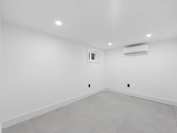 179-11 120th Avenue image 28 of 35