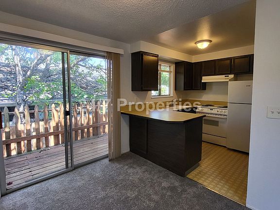 4th image of 1620 NE 72nd Ave #1626