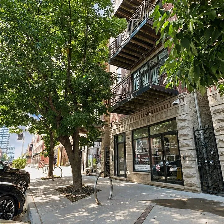 1046 W Fulton Market #3