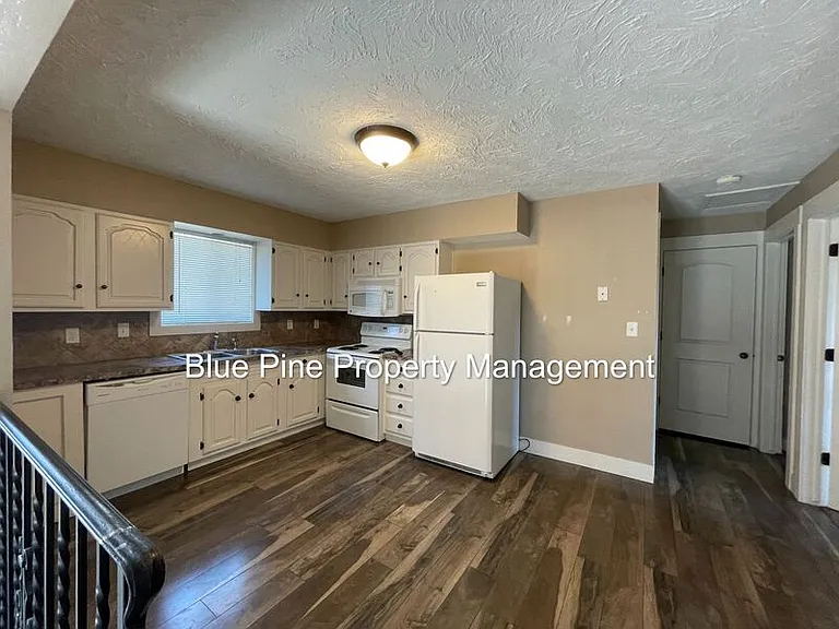 1201 N Skyline Dr #2 — Photo 6