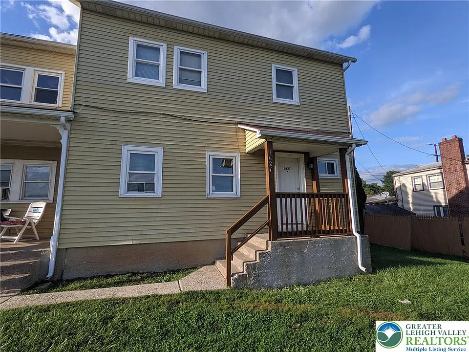 1627 Jill St