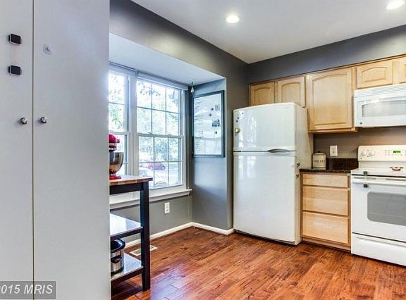 2nd image of 3319 Buckeye Ln