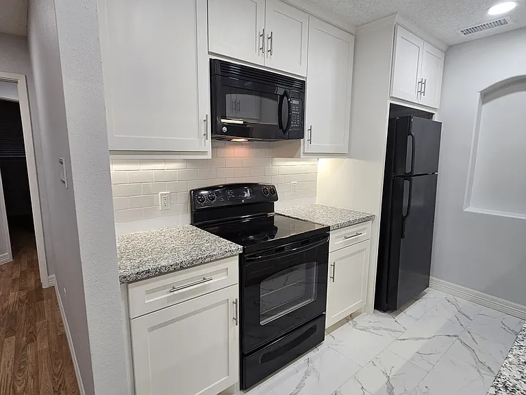 6601 Sands Point Dr #61 — Photo 1