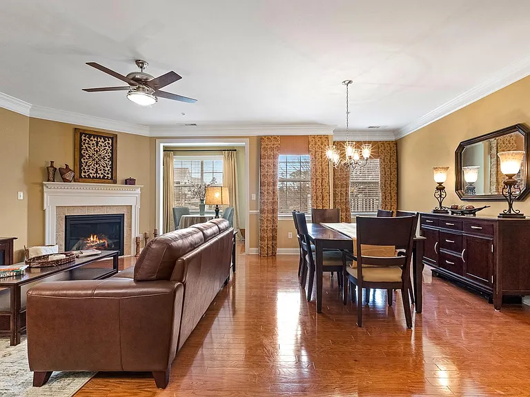 10400 Rosegate Ct #201 — Photo 18
