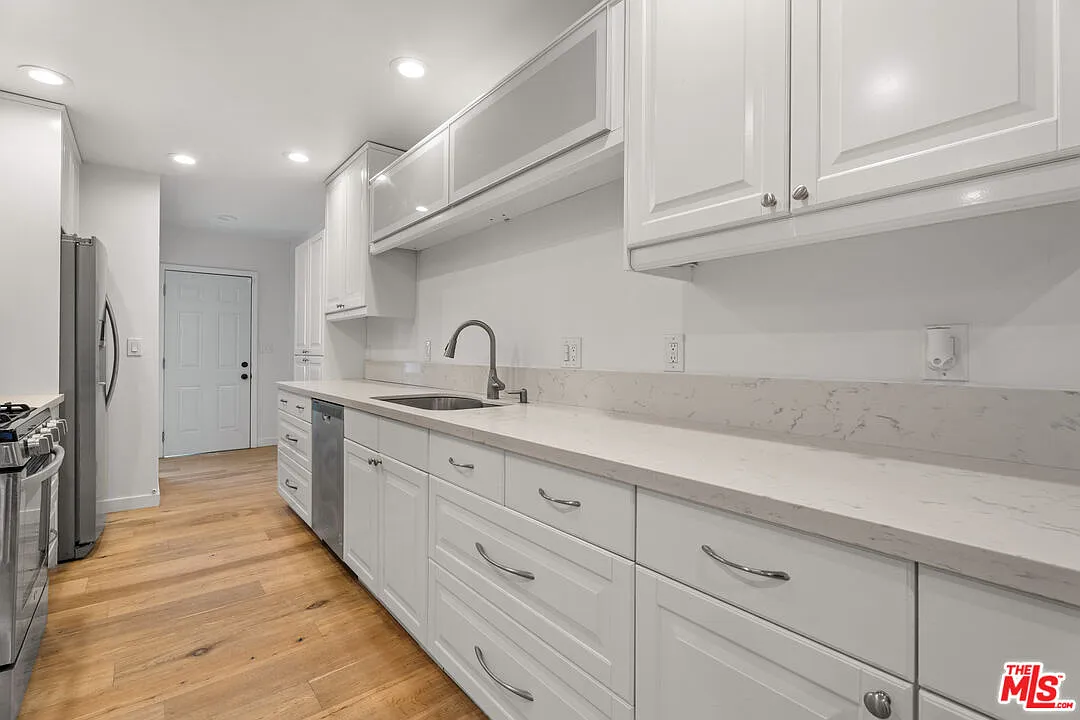 3 bed, 4.0 bath, 1800 sqft, $8,250 — Photo 4