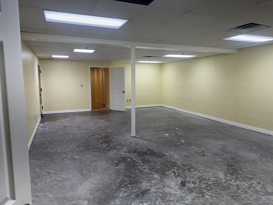 2nd image of 2351 Huguenard Dr #102