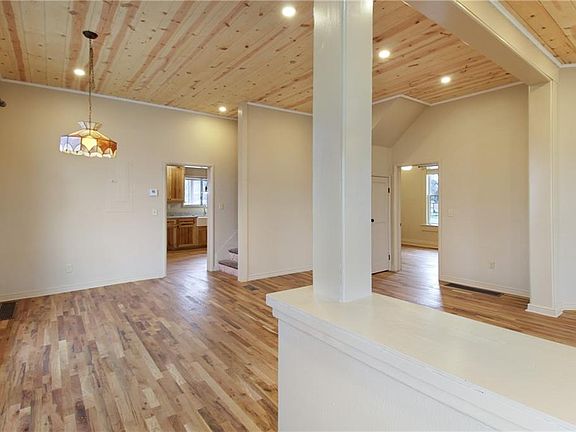 2nd image of 1000 Briggs Ave