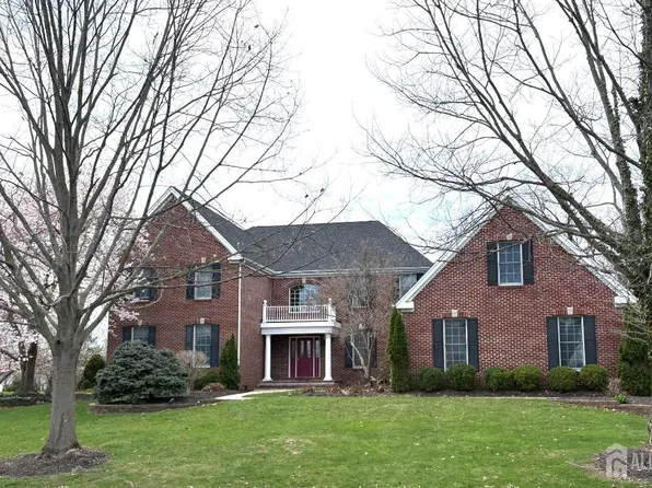 4 Windmill Ct, Plainsboro, NJ 08536