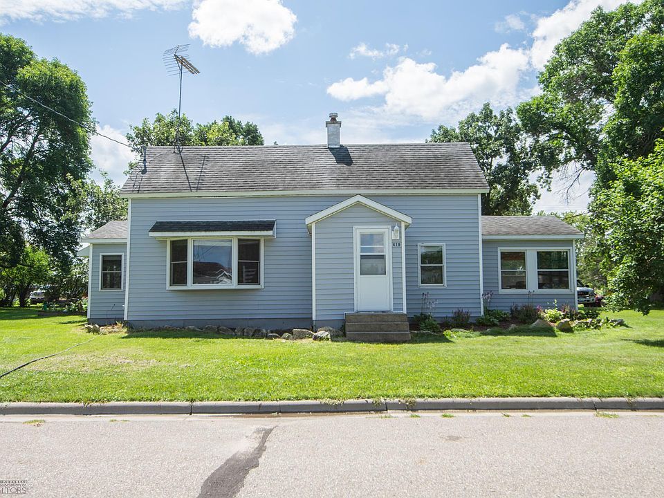 1st image of 419 1st Ave W
