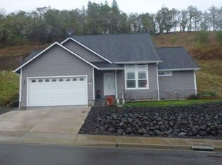 633 NE Cummins St, Roseburg, OR 97470