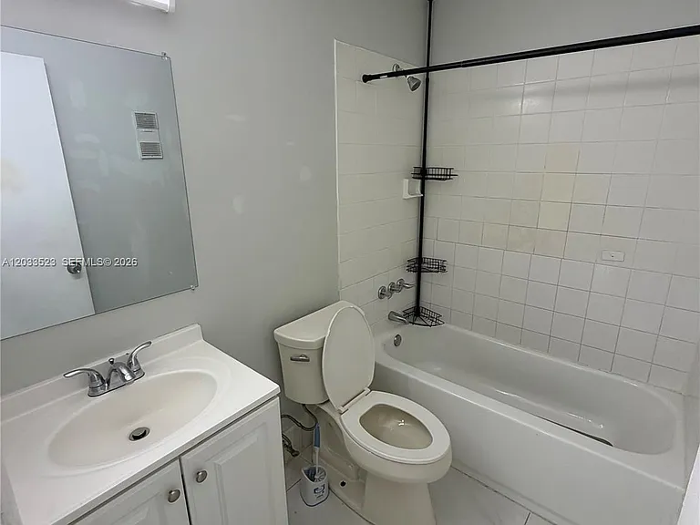 4016 Lakeside Dr #4016 — Photo 6