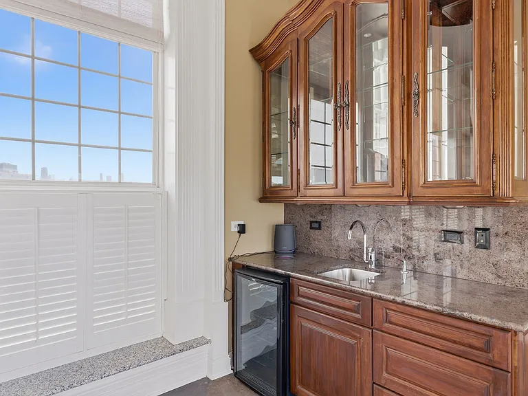 2650 N Lincoln Ave — Photo 46