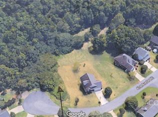 729 41st Avenue Dr NE, Hickory, NC 28601