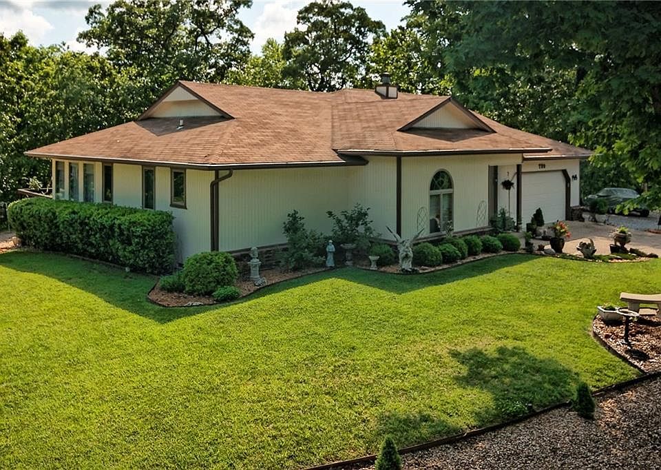 1st image of 2 Ceres Cir