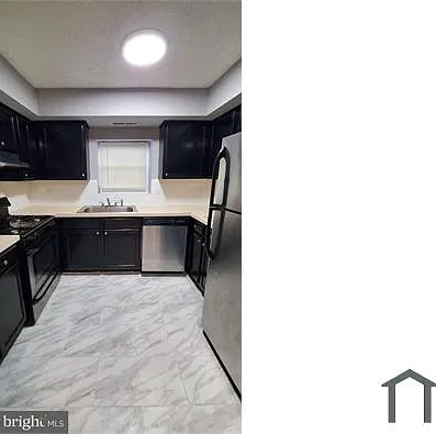 3 bed, 1100 sqft, $2,200 — Photo 2