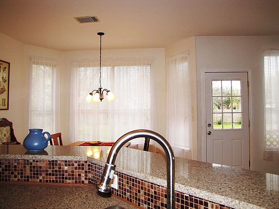 5th image of 425 Keenland Dr