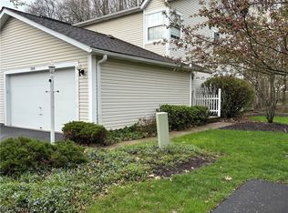 2898 Heatherwood Ct, Stow, OH 44224