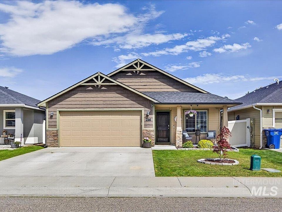 1st image of 216 Crimson Cir E