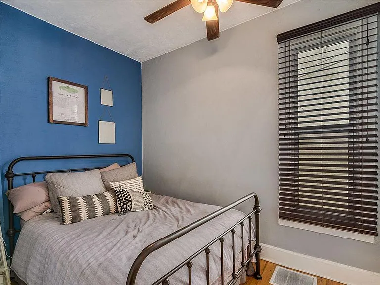 39 N Clarkson St #B — Photo 10