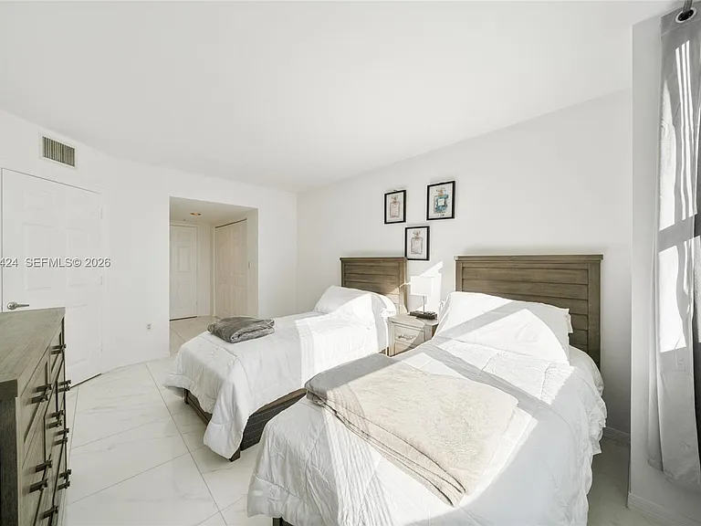 1155 Brickell Bay Dr #2501 — Photo 12