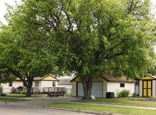 921 11th St NW, Minot, ND 58703