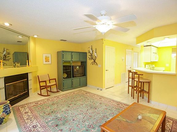 5th image of 1523 Coral Oak Ln