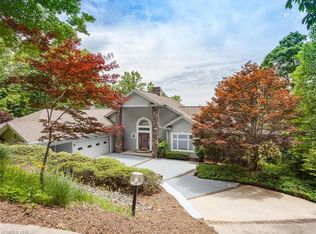4 Hickory Vista Ln, Mills River, NC 28759