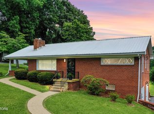 304 Edgewood Cir, Clinton, TN 37716