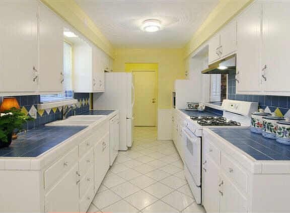 5th image of 11806 Duxbury Dr