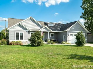 1382 Fluorite Dr, Zeeland, MI 49464
