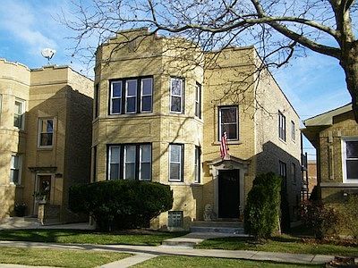 1st image of 6135 N Artesian Ave #1