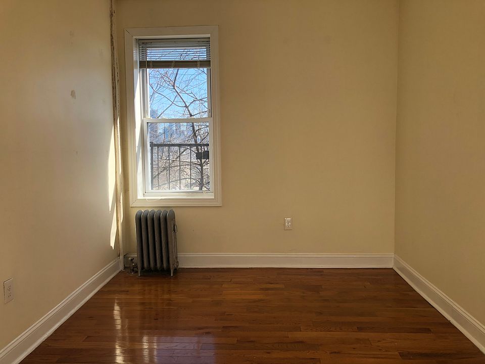 2nd image of 34 Clifton Pl #22E