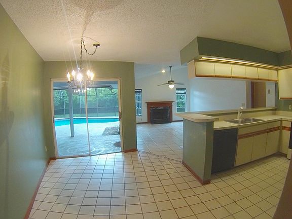 5th image of 10358 Saint Ives Ct