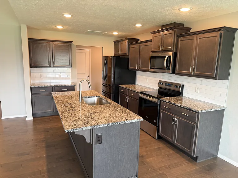 730 E Penzance Cir — Photo 5