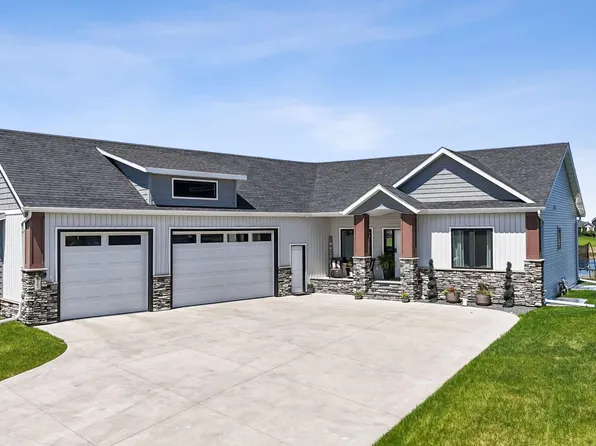 1991 69th Ave S, Fargo, ND 58104