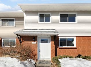 1458 Heatherington Rd #C, Ottawa, ON K1V 6S1