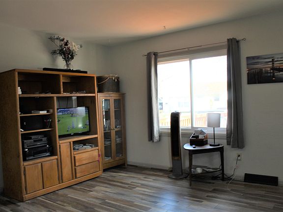 4th image of 1638 Oakwood Dr