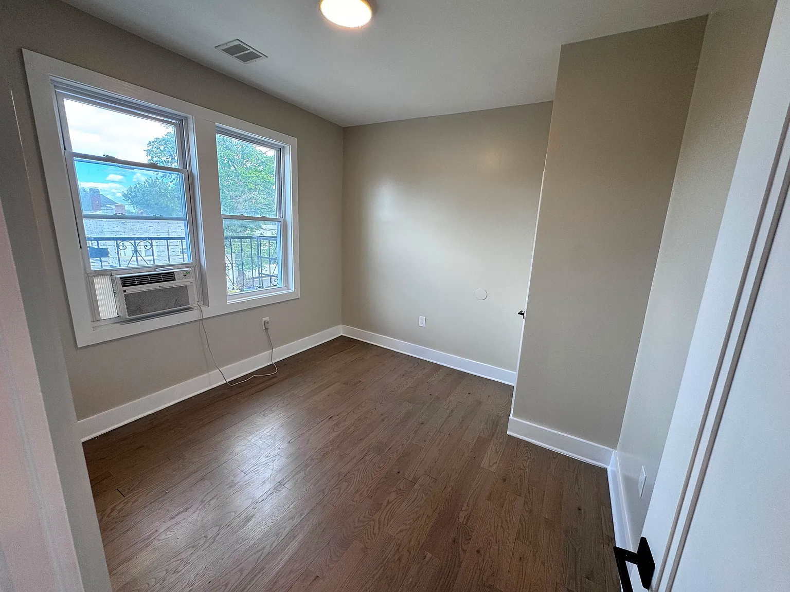 490 Rahway Ave — Photo 4