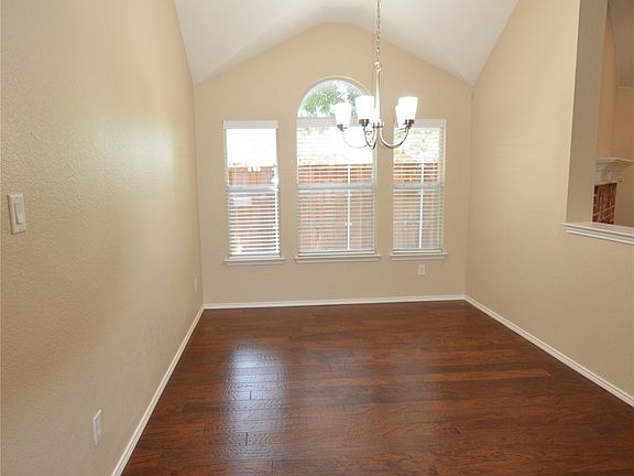 5th image of 1546 Cliff Creek Dr
