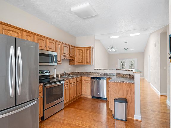 2nd image of 42 Brookfield Ct