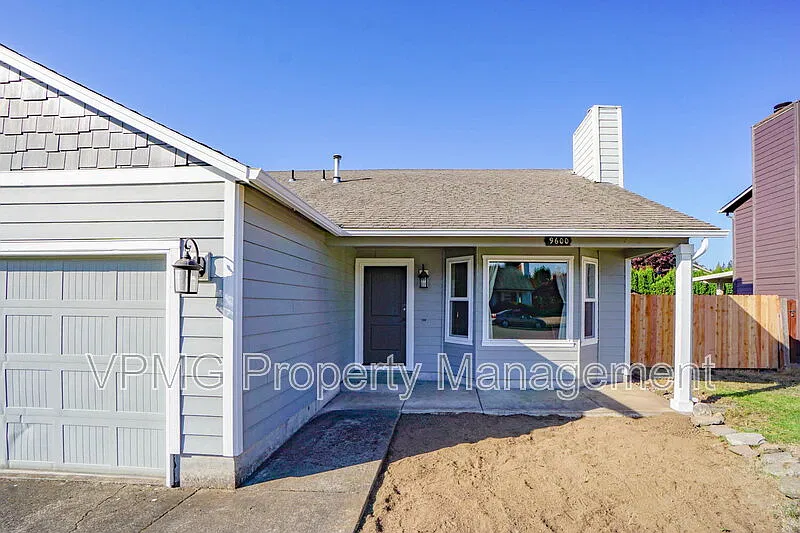 3 bed, 2.0 bath, 1242 sqft, $2,495 — Photo 3