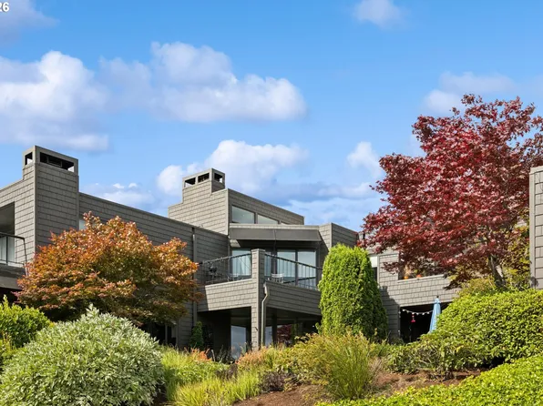 5758 S Riverpoint Ln, Portland, OR 97239