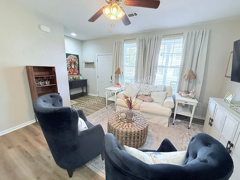 209 Town Center Dr — Photo 4