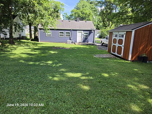 2nd image of 814 Josephine St
