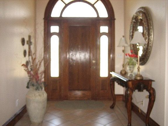 3rd image of 114 N Nueces Park Ln