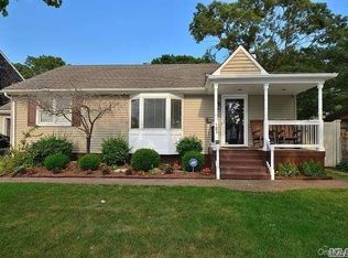 103 Eastlake Ave, Massapequa Park, NY 11762